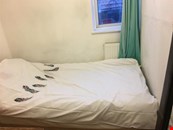 single room to let @ E1 2NJ all bills inclusive near city & Shadwell stations available from 3 sep!!