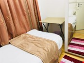 single room to let @ NW1 6RT some bills inclusive central location near station available 27 July !!