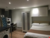 self-contained modern studio apartment to let @ E10 7DY all bills inclusive zone 3 available now !!