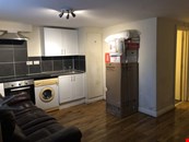 Bright self-contained studio flat to let @ CT17 9SP close to Dover town centre/station available now