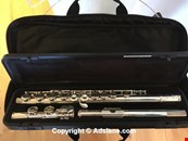 Yamaha 211 flute - with carry case & cleaning tools