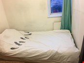 single room to let @ E1 2NJ all bills inclusive Whitechapel/Shadwell stations near city available no