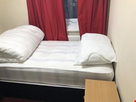 en-suited hotel room to let @ FY1 5AJ Blackpool town centre all bills inclusive available now !!