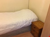 bright single room to let @ E16 3DZ bills inclusive excellent location zone 3 available from now !!
